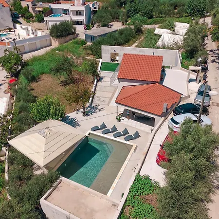 Vila Prestigious Seaside Luxury With Pool *